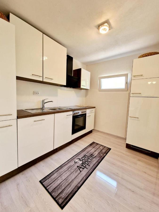 Split Apartment 外观 照片