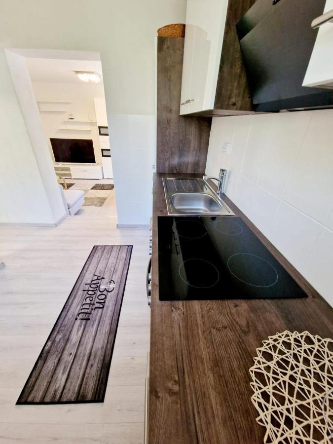 Split Apartment 外观 照片