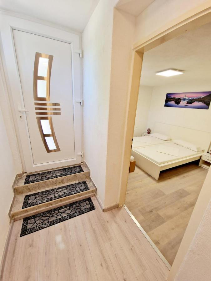 Split Apartment 外观 照片
