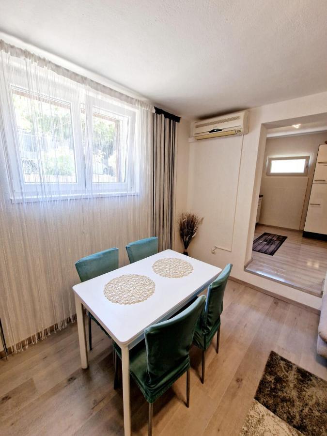 Split Apartment 外观 照片