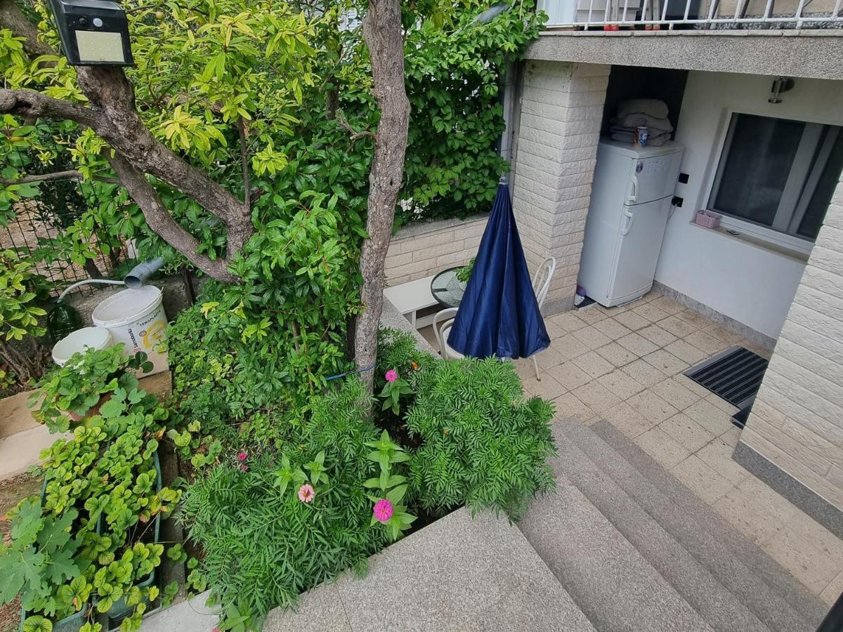Split Apartment 外观 照片